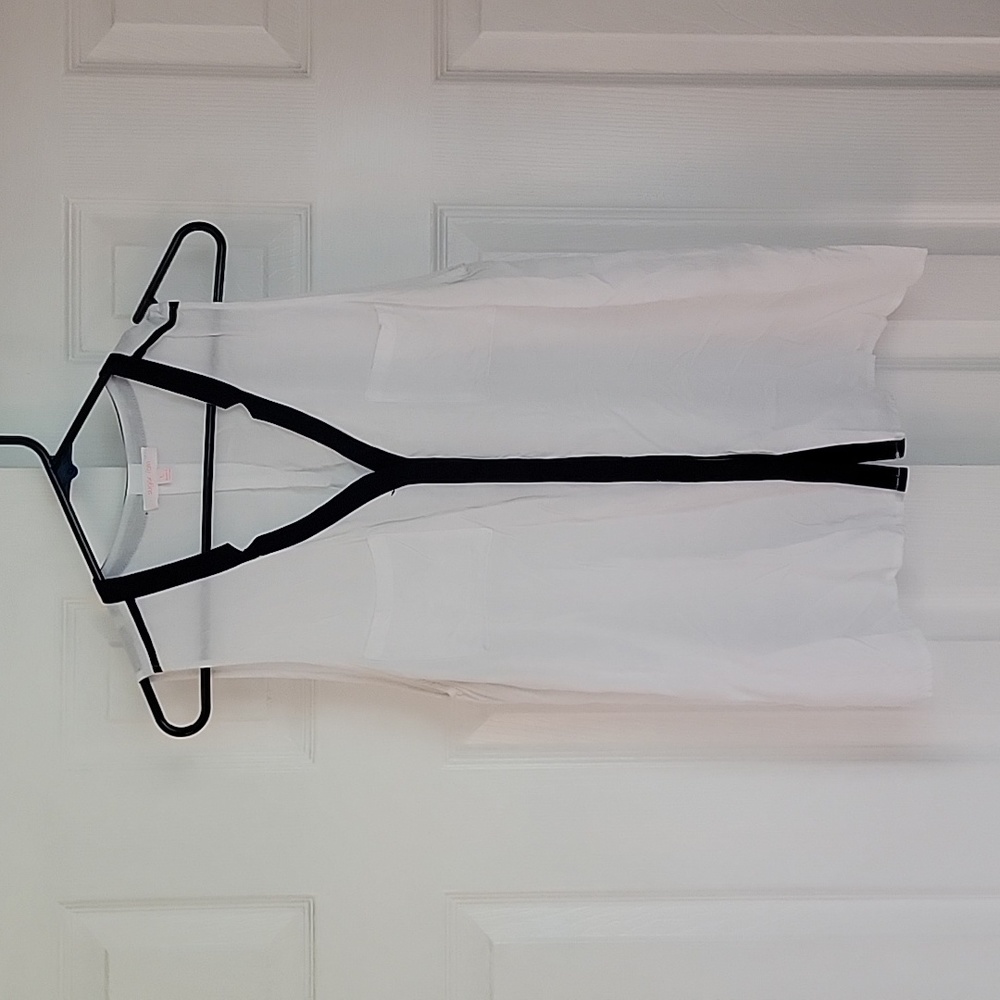 White and Navy-lined Pocket Tank L
